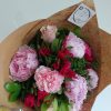 bouquet de pivoines et godetias