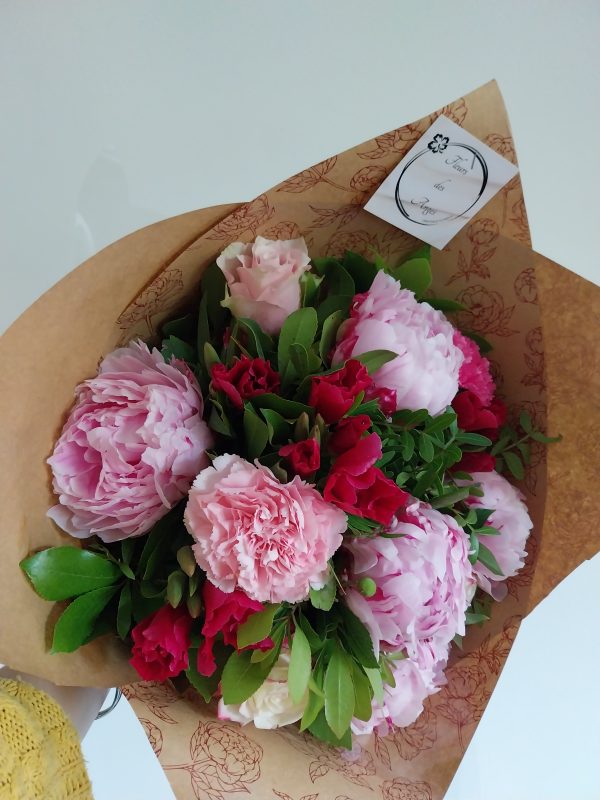 bouquet de pivoines et godetias