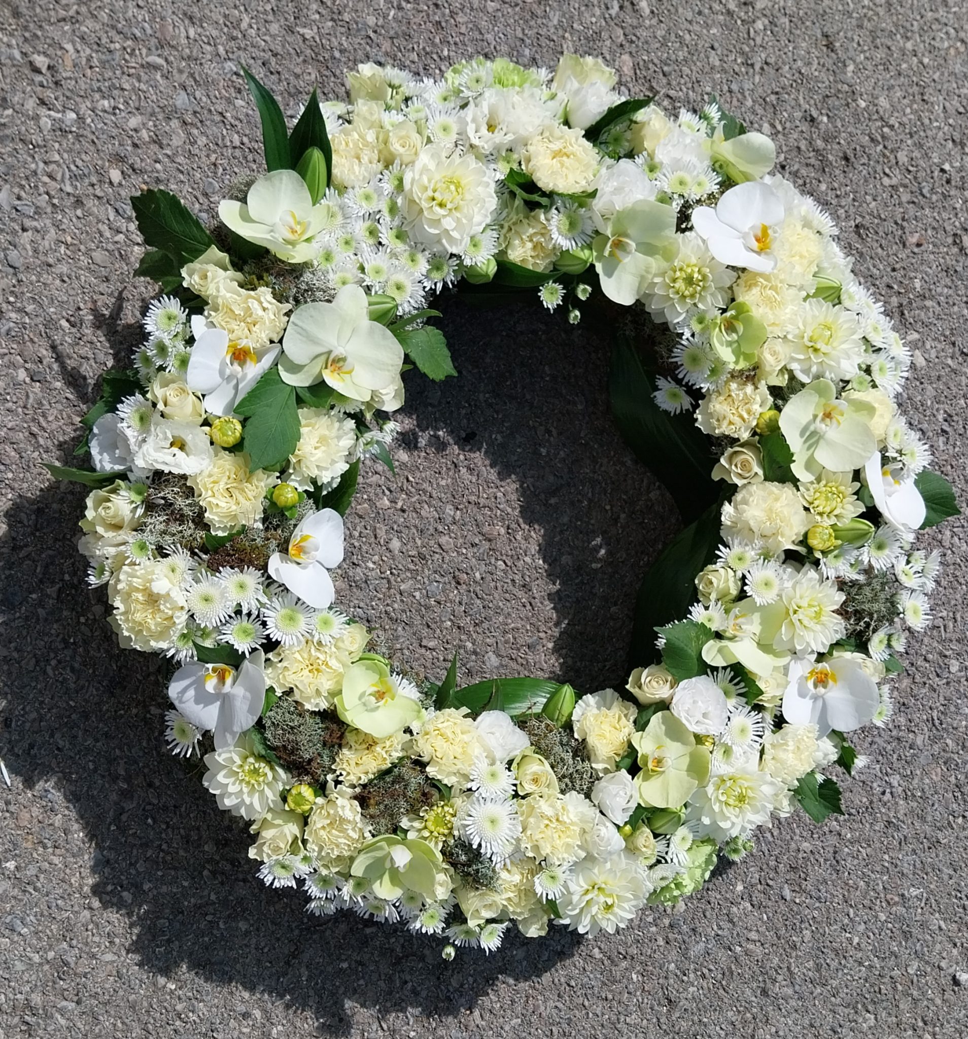 Couronne fleurie funéraire blanc/crème