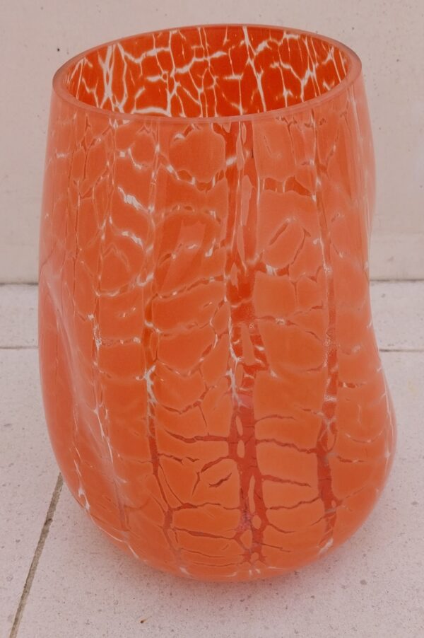 Vase torsadé orange motifs craquelés transparents
